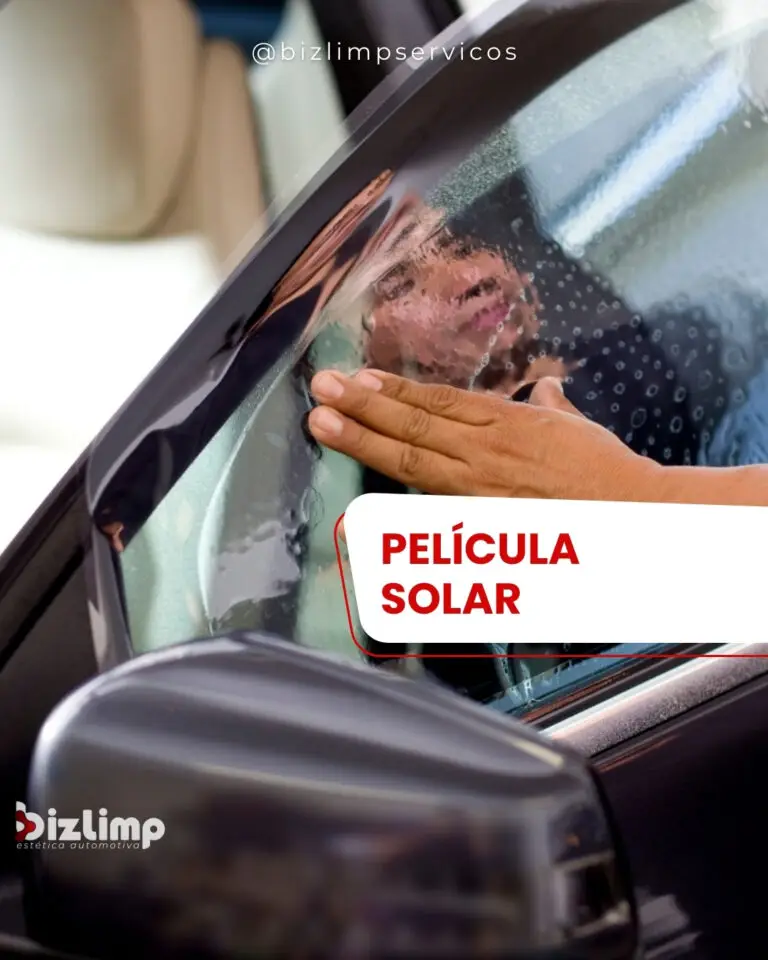 profissional-aplicando-insulfilme-pelicula-solar